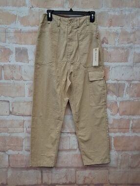 NWT High-Rise Cargo Pants in Sand